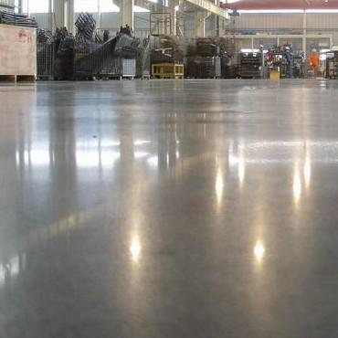 超(chao)級耐磨(mo)硬(ying)化(hua)地(di)坪